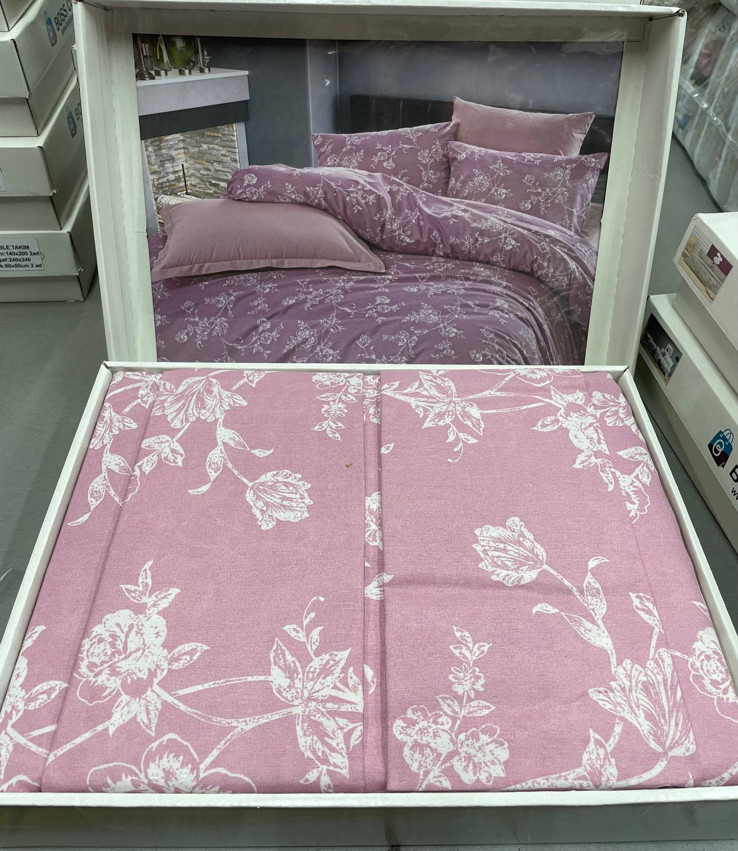DUO SET, komplet vsebuje 2 prevleki za odejo 140x200 + 2 prevleki za vzglavnik 60x80 + 1 rjuho 240x240