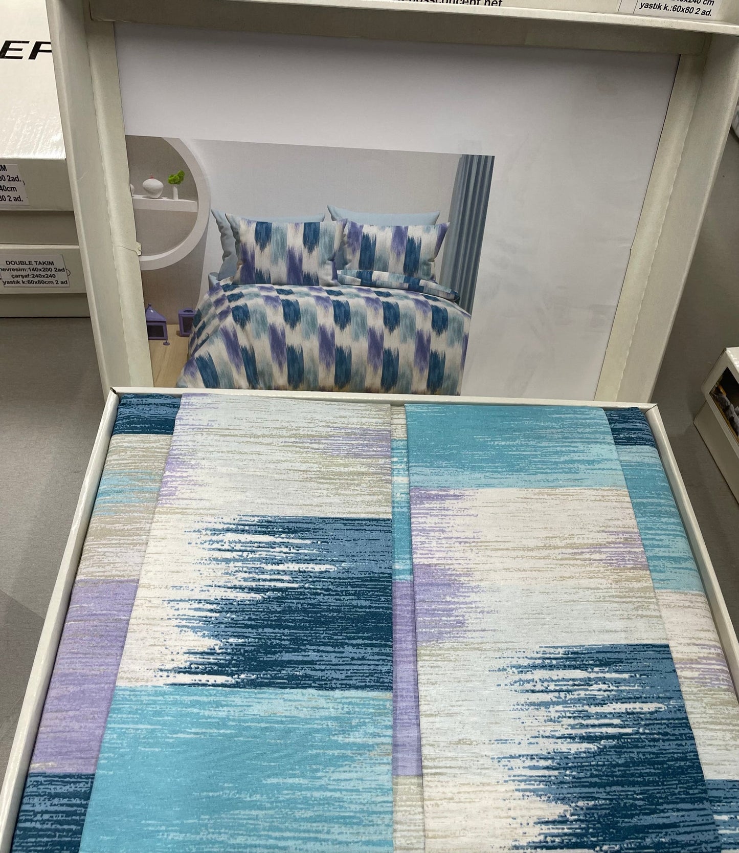 DUO SET, komplet vsebuje 2 prevleki za odejo 140x200 + 2 prevleki za vzglavnik 60x80 + 1 rjuho 240x240