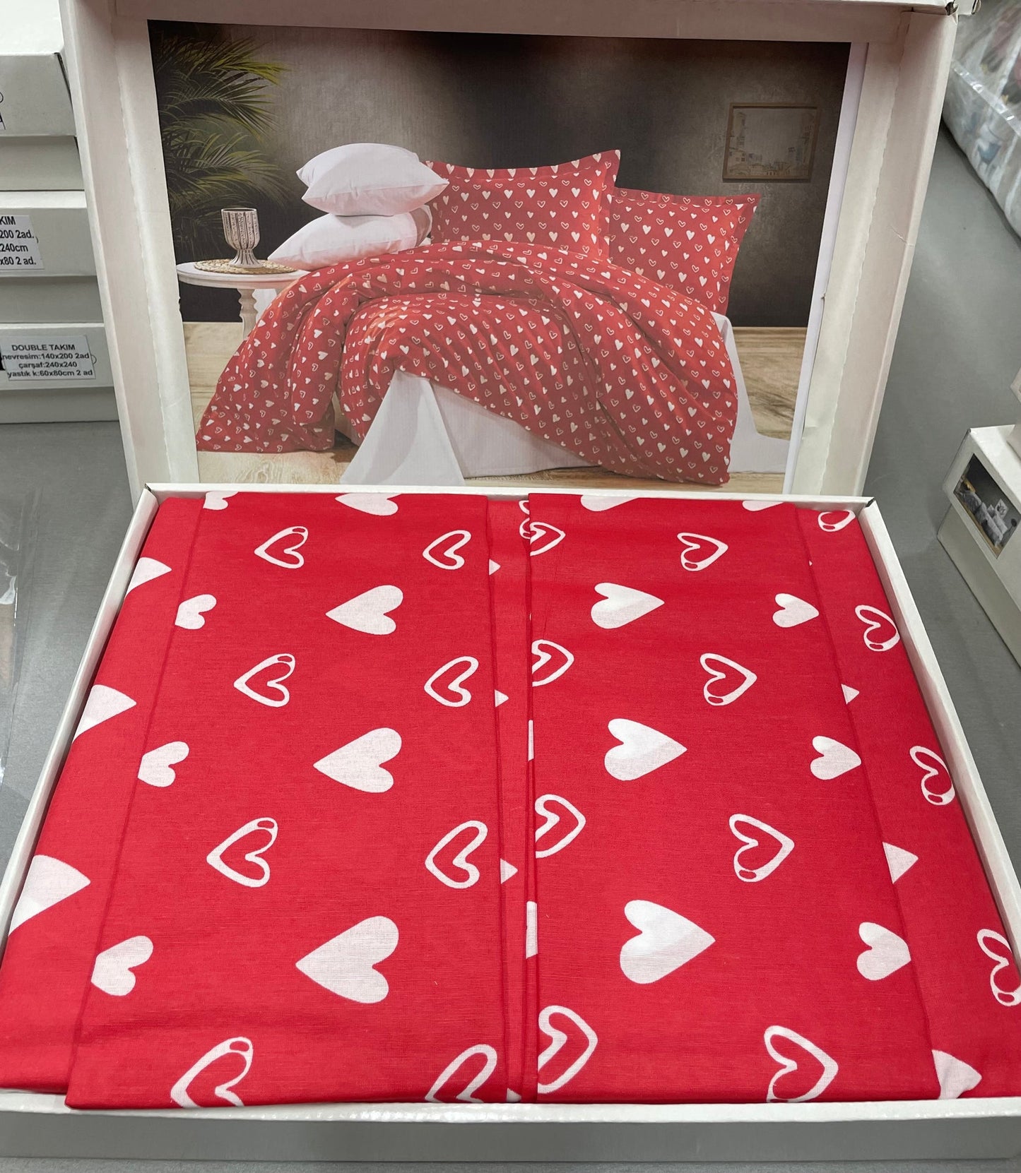 DUO SET, komplet vsebuje 2 prevleki za odejo 140x200 + 2 prevleki za vzglavnik 60x80 + 1 rjuho 240x240