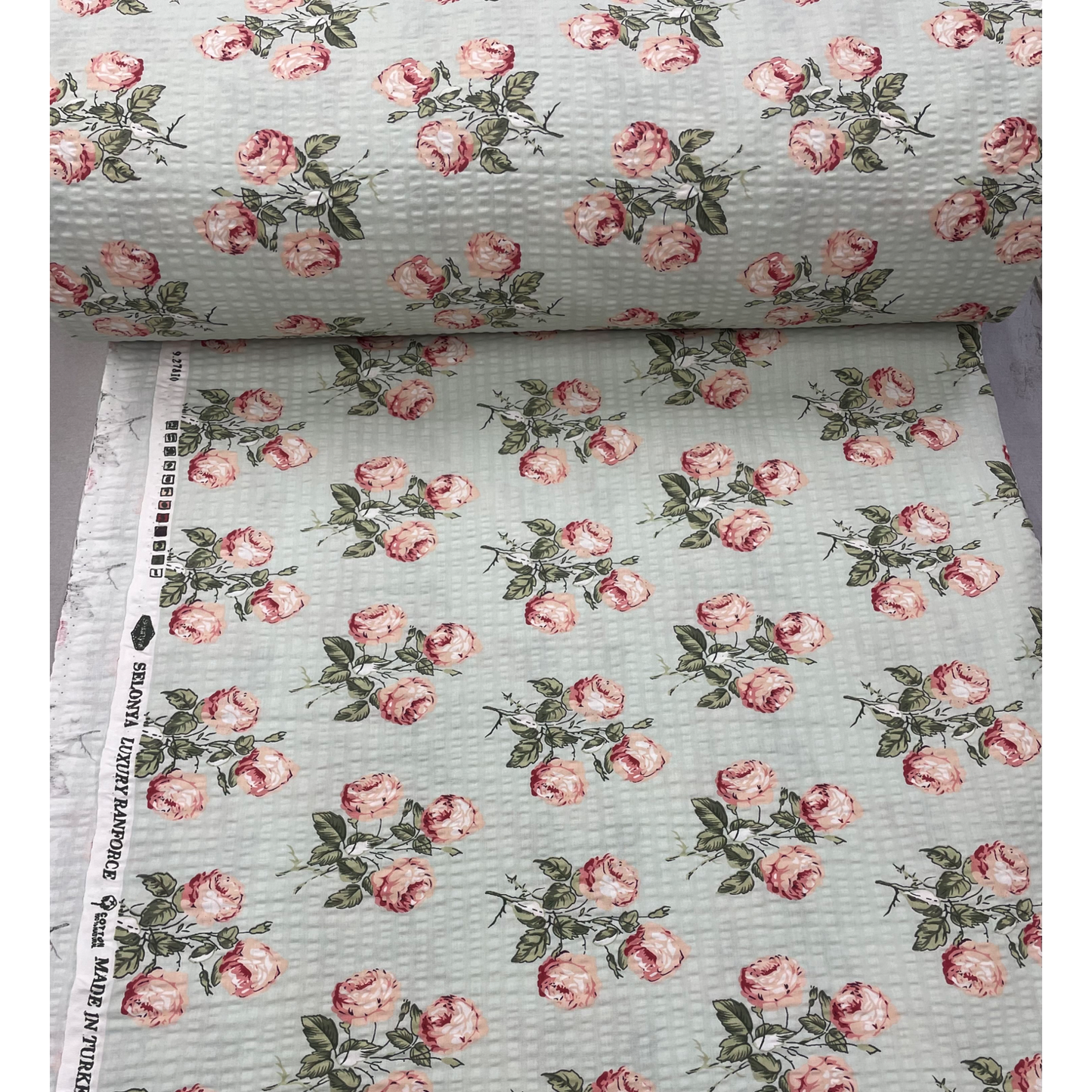 Materijal krep 100%pamuk širina 240cm (dezen MPK1)cijena po dužnom metru