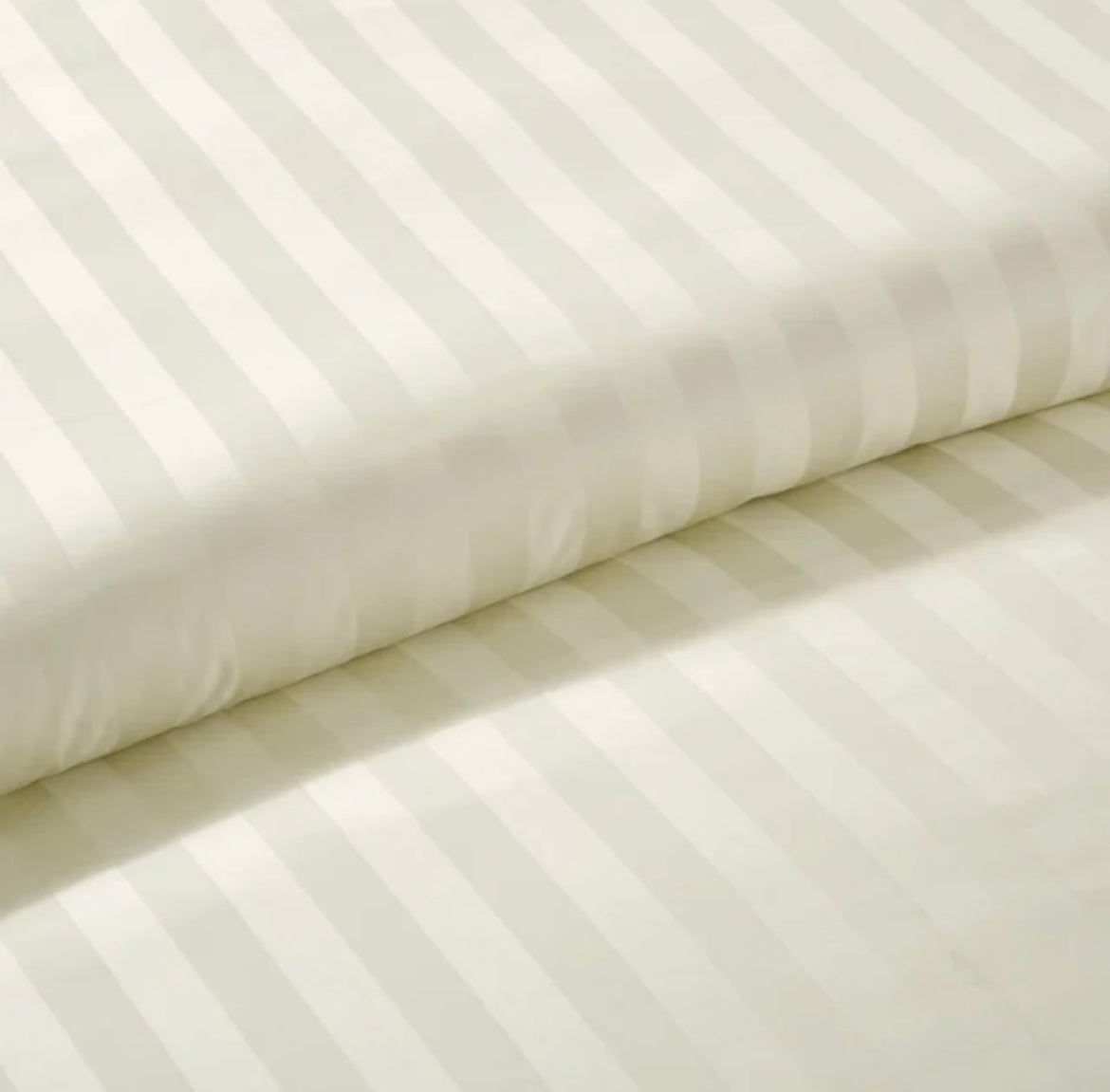 Material saten, barva vanilije, 100% bombaž / črtast vzorec, širina 240 cm