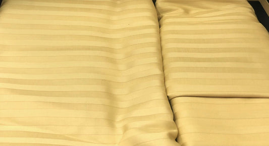 Material saten / zlat 100% bombaž / črtast vzorec širine 240 cm